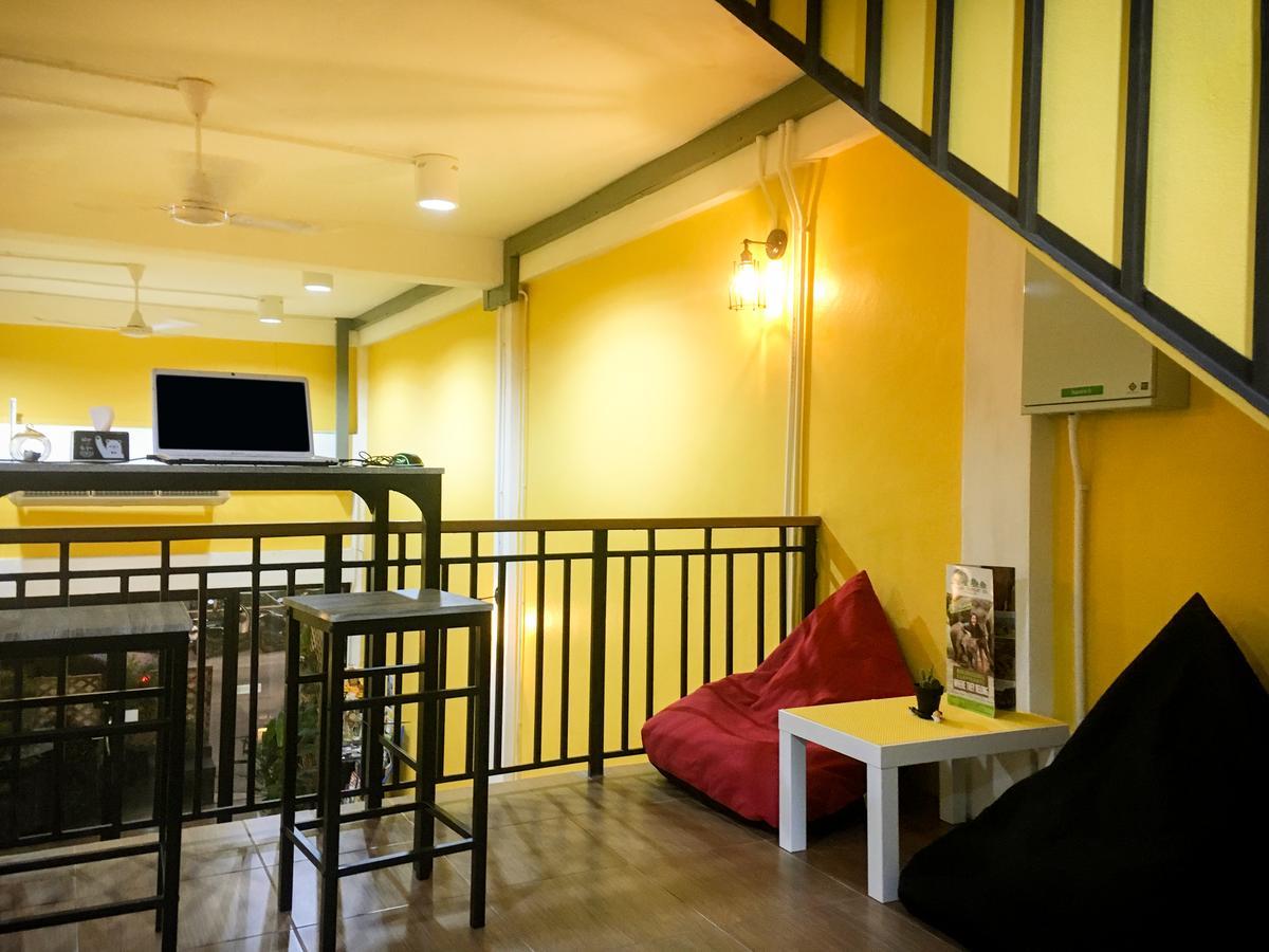 Artistel (Adults Only) Hostel Chiang Mai Exterior photo